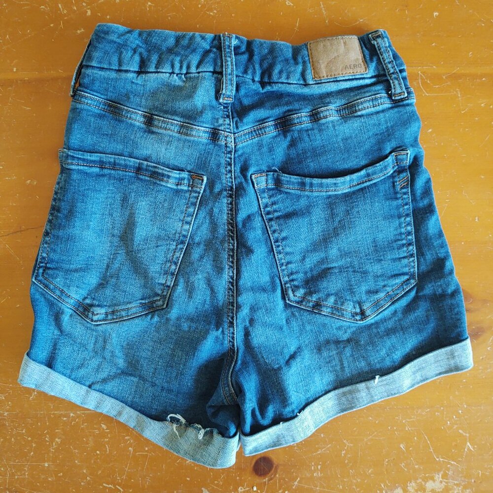 AEROPOSTALE SUPER HIGH RISECURVY MIDI SIZE 2 BUTTON FLY 5 POCKET CUFFED SHORTS - Picture 3 of 5